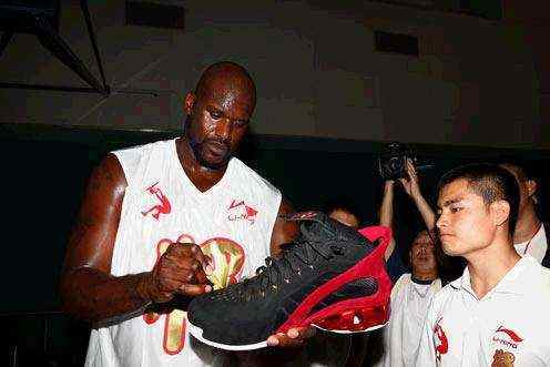 教练关键轮换引发赛后讨论（关键时刻的用人选择引发赛后热议）