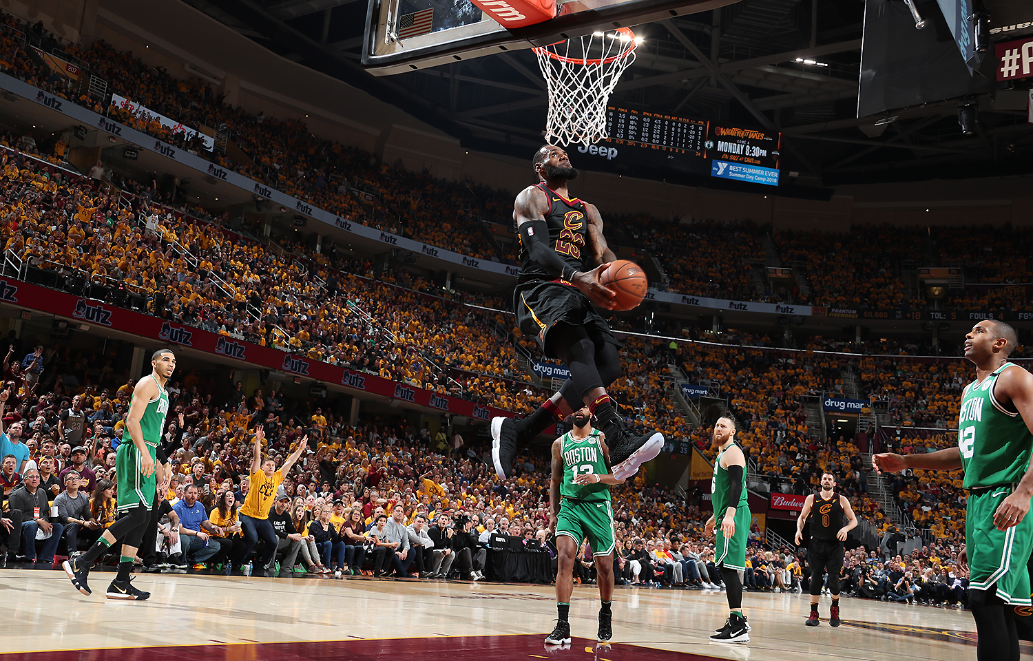 意媒：萨里要求拉齐奥冬窗买中场，梦想得到弗拉泰西（意媒：萨里盼拉齐奥冬窗补强中场，首选弗拉泰西）