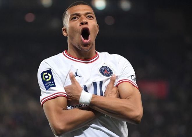 弗兰克：西蒙斯红牌上诉很难成功，范德芬的防守选择没有问题（弗兰克称西蒙斯红牌申诉胜算渺茫，范德芬的防守决策并无不当）