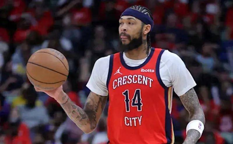 巴萨梅西任意球破门助球队领先（梅西任意球建功，巴萨先拔头筹）