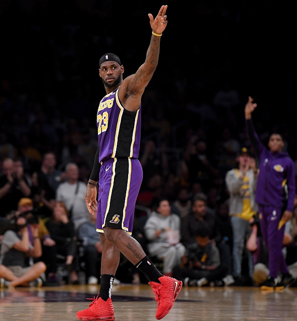 下半场继续委以重任！斯普利特针对指导杨瀚森（下半场仍扛重担！斯普利特对杨瀚森进行针对性指导）