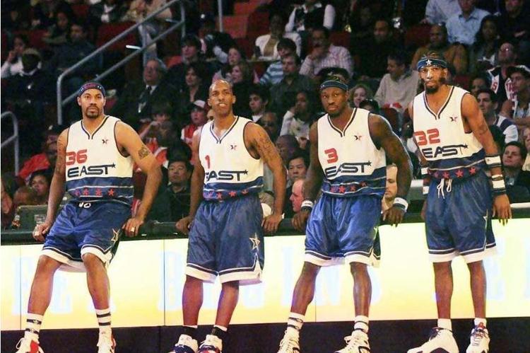 半场三分22中2！科尔：我们有很多优秀射手，命中率总会正常的（半场三分22投仅2中，科尔：我们射手多，命中率会回归正常）